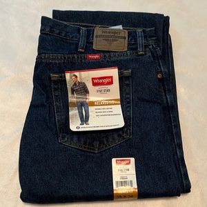 Mens Wrangler relaxed fit 38 X 34 jeans